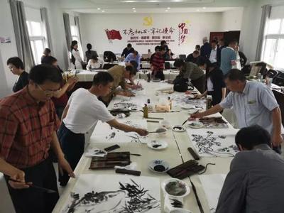 傳統(tǒng)文化助力扶貧攻堅(jiān)——江蘇、貴州中國(guó)畫學(xué)會(huì)交流展在貴陽(yáng)開幕